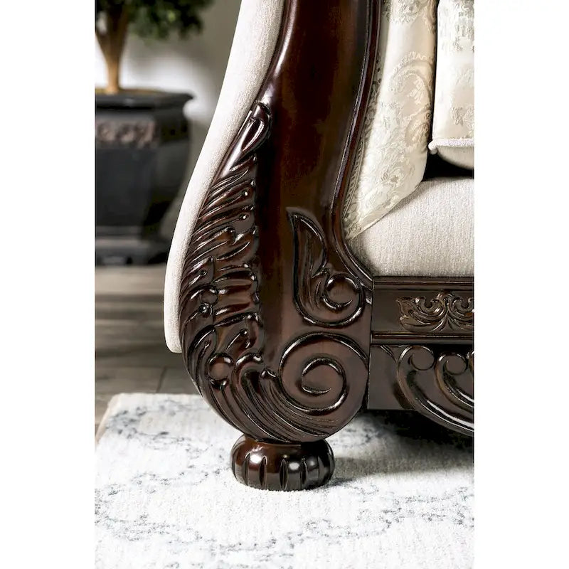 Traditionelles Chenille-Sofa mit Zierleisten aus Holz